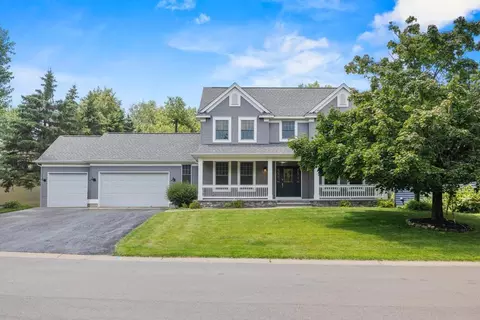 13 Echo Lake Blvd, Mahtomedi, MN 55115
