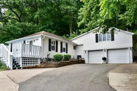 513 E Lake Blvd, Winona, MN 55987