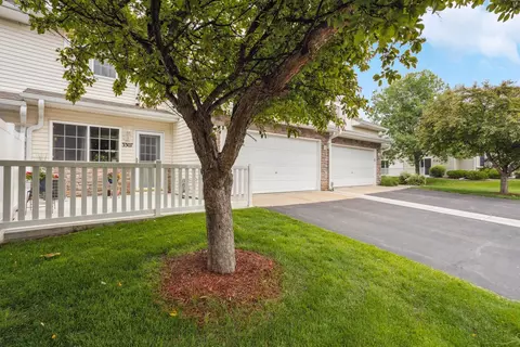 Exterior - 3307 Coleshire Path, Rosemount, MN 55068 photo 3 of 4
