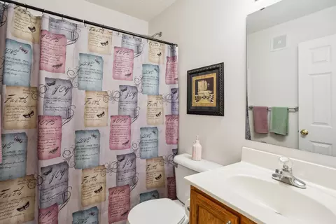 Bath - 3307 Coleshire Path, Rosemount, MN 55068 photo 4 of 4