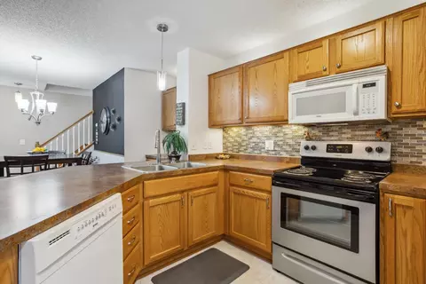 Kitchen - 3307 Coleshire Path, Rosemount, MN 55068 photo 2 of 2