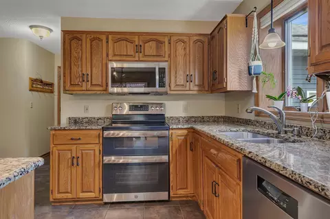 Kitchen - 2708 Tranquility Dr, Saint Cloud, MN 56301 photo 2 of 4