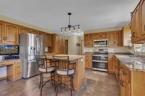 Kitchen - 2708 Tranquility Dr, Saint Cloud, MN 56301 photo 3 of 4