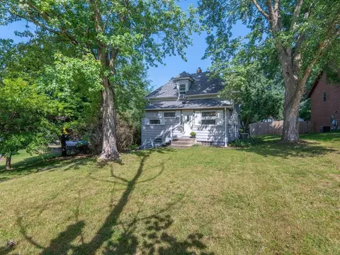 5102 Memorial Trl SE, Prior Lake, MN 55372