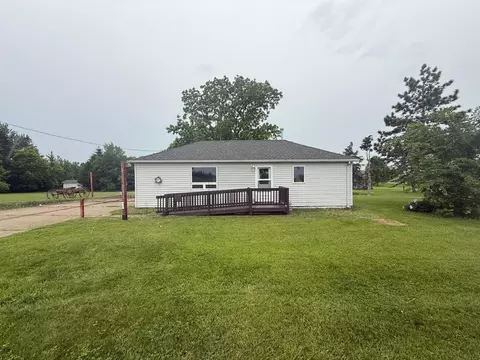 520 Milkyway St N, Cosmos, MN 56228