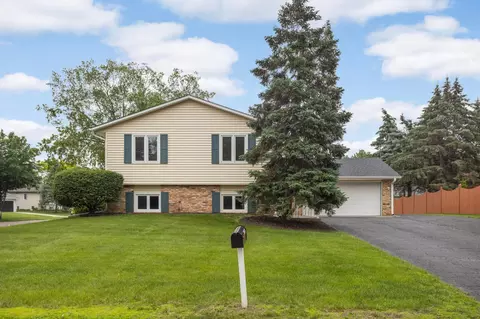 15704 Henna Ct, Apple Valley, MN 55124