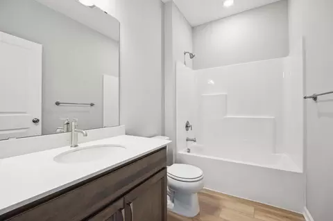 Bath - 8007 Walnut Ln, Corcoran, MN 55340 photo 2 of 2