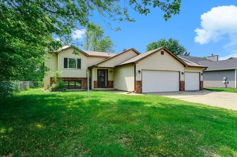 1265 Mayhill Rd N, Maplewood, MN 55119