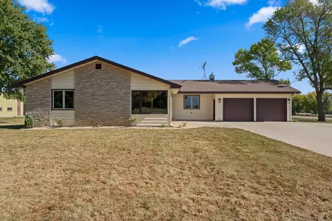 14096 Highland Dr, Waseca, MN 56093