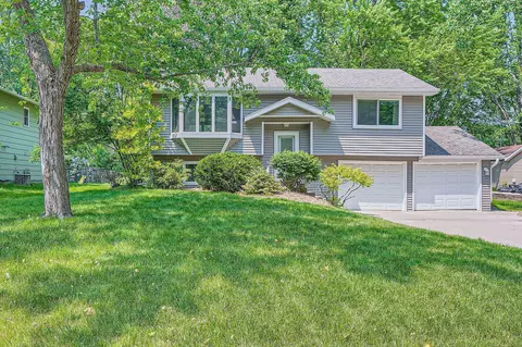 5774 213th St N, Forest Lake, MN 55025