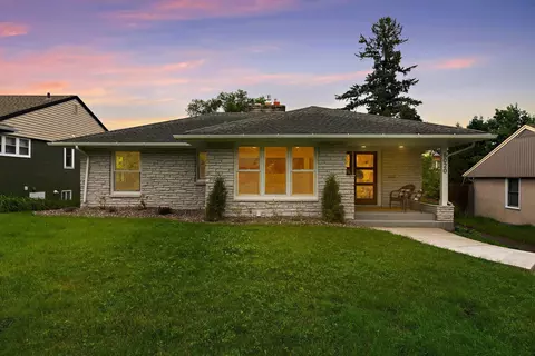 5020 Richmond Dr, Edina, MN 55436