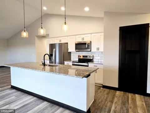 Kitchen - 2001 Essler Dr, Saint Peter, MN 56082 photo 2 of 4