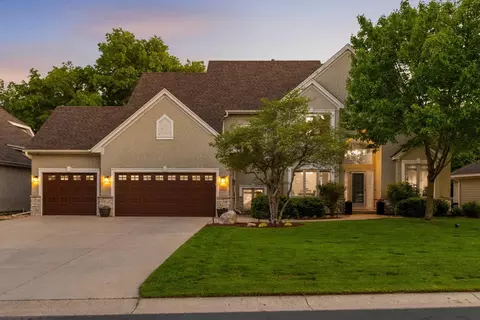 3583 Woodland Trl, Eagan, MN 55123