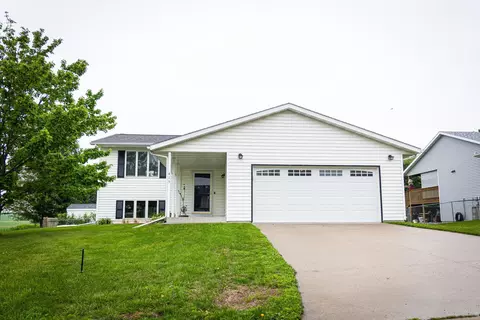 415 3rd St NW, Elgin, MN 55932 photo 2