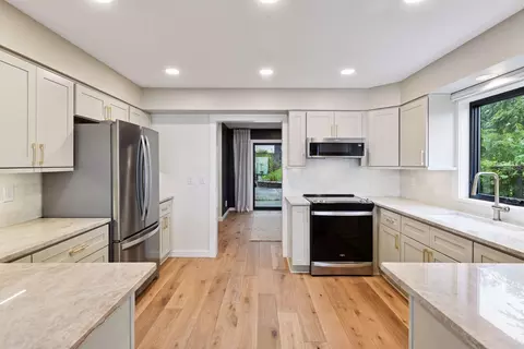 Kitchen - 6641 Halstead Ave, Mound, MN 55364 photo 4 of 4