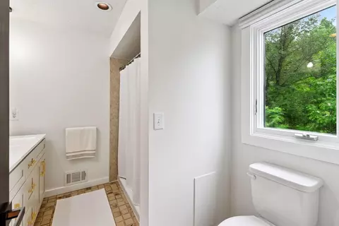 Bath - 6641 Halstead Ave, Mound, MN 55364 photo 1 of 3