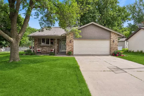 11305 52nd Ave N, Plymouth, MN 55442