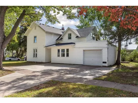 203 S 4th St, River Falls, WI 54022