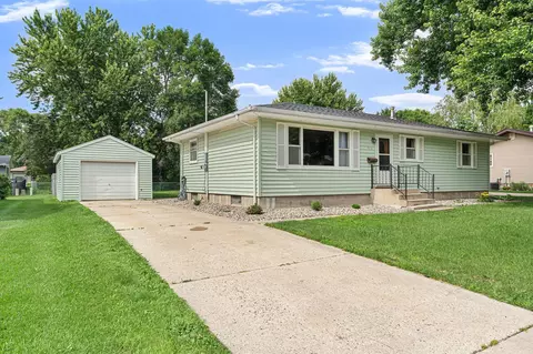 613 12th Ave SE, Waseca, MN 56093