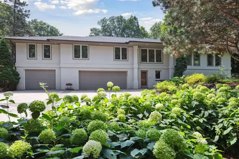 28125 Boulder Cir, Shorewood, MN 55331