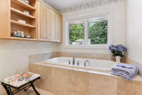 Bath - 28125 Boulder Cir, Shorewood, MN 55331 photo 2 of 5