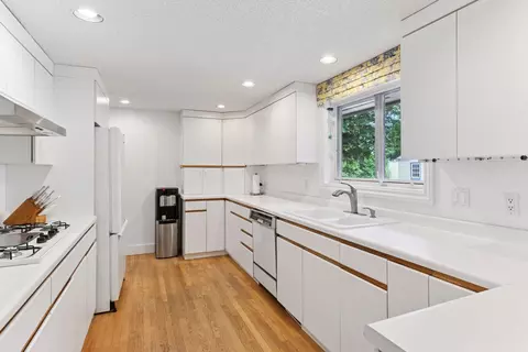 Kitchen - 28125 Boulder Cir, Shorewood, MN 55331 photo 3 of 5