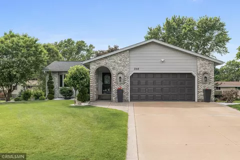 356 James Ct, Mahtomedi, MN 55115