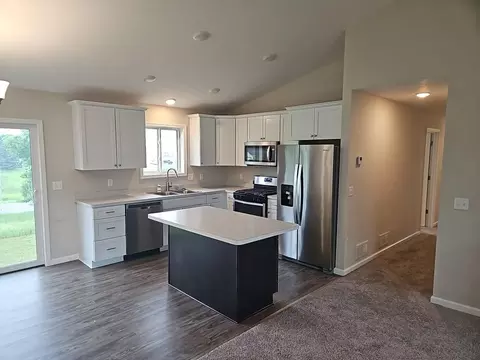 Kitchen - 591 Alaska Loop, Cambridge, MN 55008 photo 1 of 6