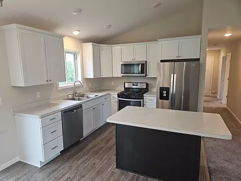 Kitchen - 591 Alaska Loop, Cambridge, MN 55008 photo 2 of 6