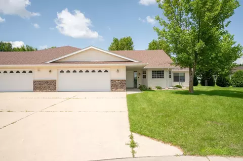 316 5th Cir SW, Blooming Prairie, MN 55917