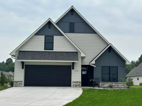 2461 Sharon Ln, Hudson, WI 54016