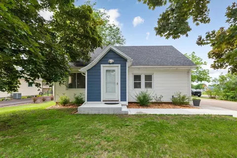 2004 4th St NW, Faribault, MN 55021