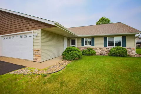 944 W Edge Pl #15, New Richmond, WI 54017