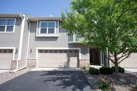 3175 Frontier Dr, Woodbury, MN 55129