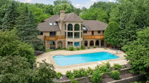 6541 Beach Rd, Eden Prairie, MN 55344