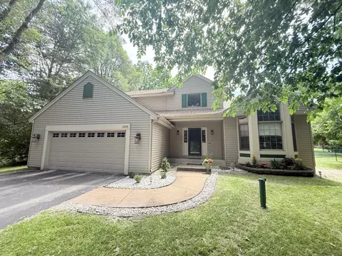 2228 Douglynn Ln, Saint Paul, MN 55119