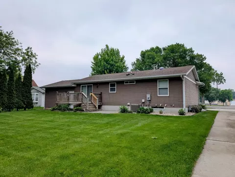 Exterior - 200 E Saratoga St, Marshall, MN 56258 photo 2 of 4