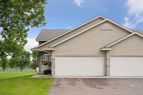 1105 3rd St S, Princeton, MN 55371