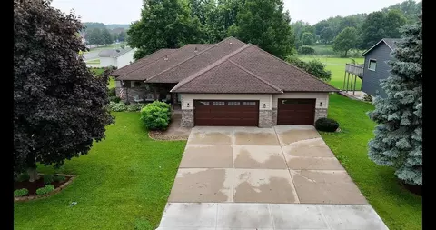1008 3rd St NE, New Prague, MN 56071