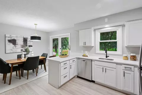 711 9th St NW, Buffalo, MN 55313
