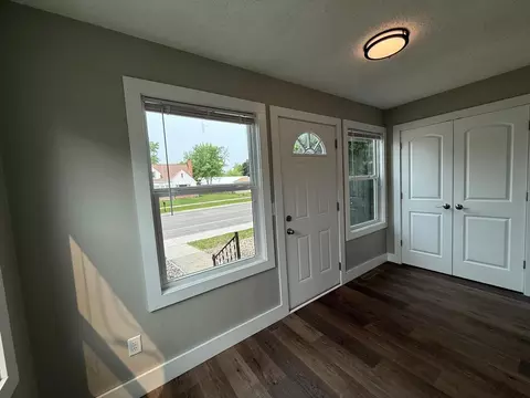 Entry Way - 540 N 1 St, Dassel, MN 55325 photo 2 of 3