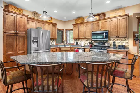 1805 Maple Ln, Saint Cloud, MN 56304 photo 3