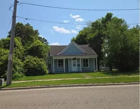 1019 Trott Ave SW, Willmar, MN 56201