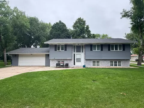 407 Dogwood Ave, Marshall, MN 56258