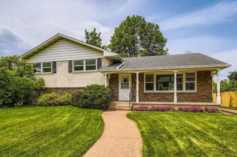 53 Morningside Dr, Saint Paul, MN 55119
