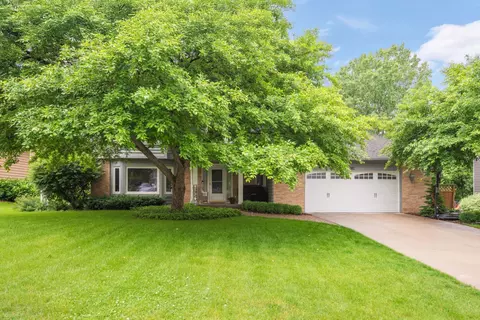 4189 Countryside Dr, Eagan, MN 55123 photo 3