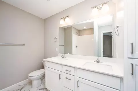 Bath - 2601 Arbor Dr, Buffalo, MN 55313 photo 2 of 3