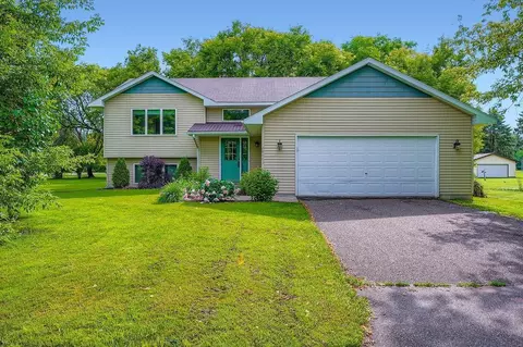 28065 Old Towne Rd, Chisago City, MN 55013