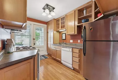 1725 Hague Ave #4, Saint Paul, MN 55104