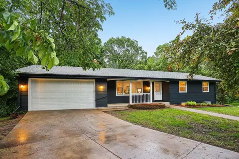 9100 Oakwood Rd, Saint Bonifacius, MN 55375
